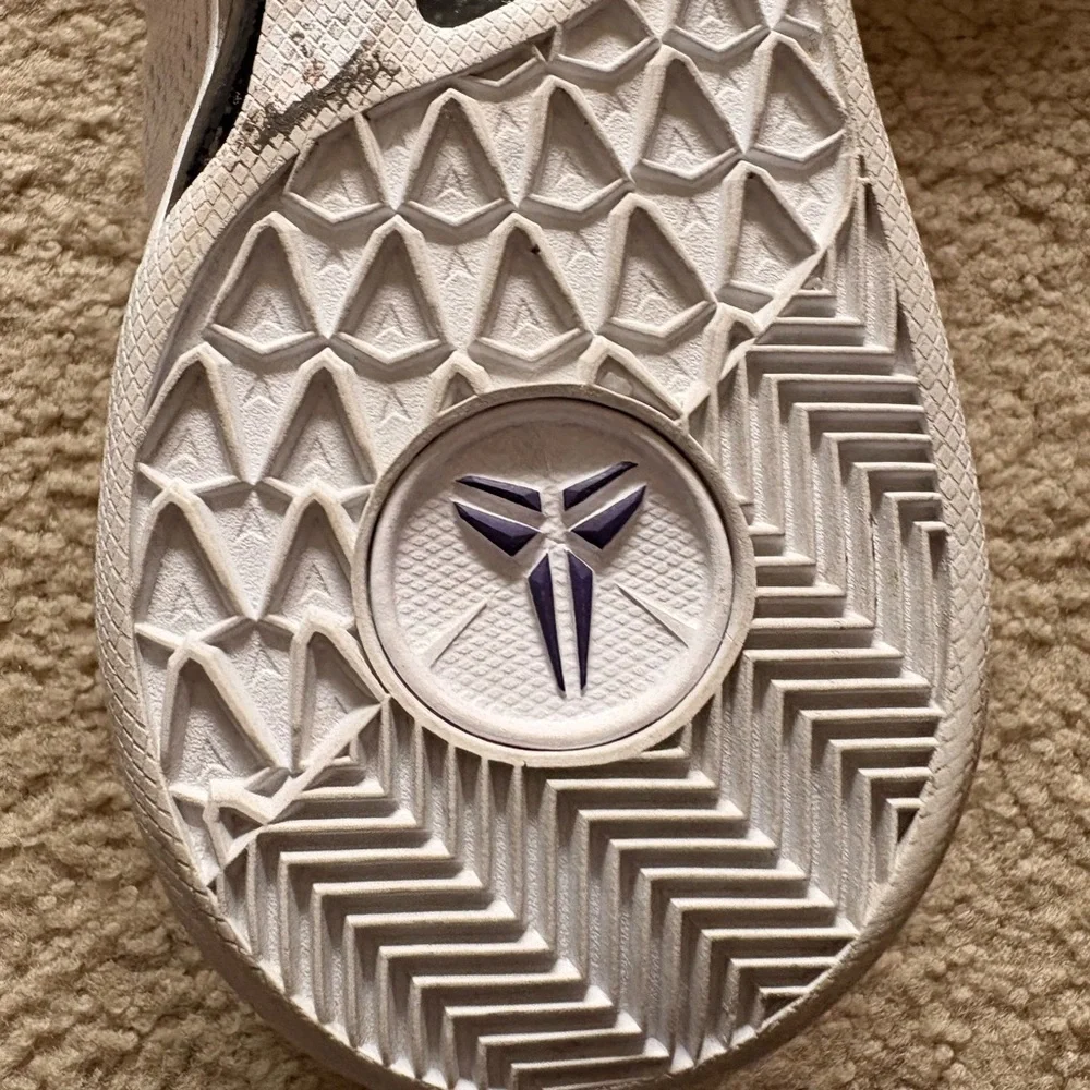 Kobe 8 Protro Lakers Home size 11.5 - Picture 6 of 7